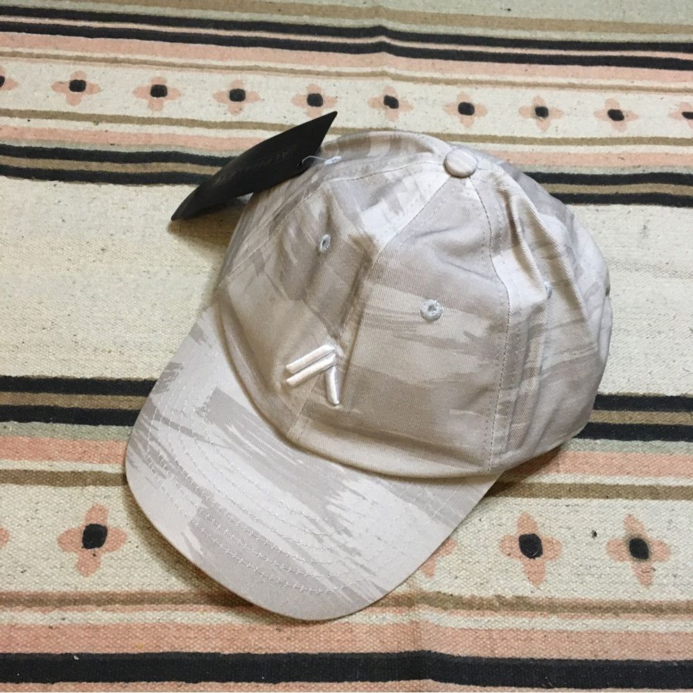 Alphalete light grey adjustable cap hat athletic sporty new